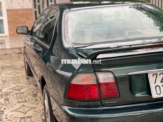 Honda Accord 1995 2.0 MT - 200000 km