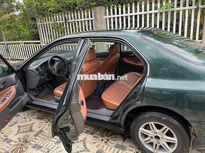 Honda Accord 1995 2.0 MT - 200000 km