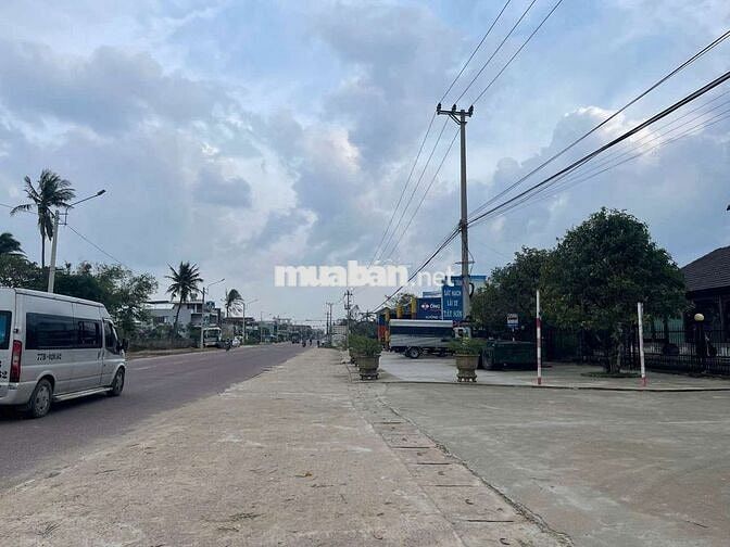 Cần bán gấp 4514,7m2 đất tại mặt tiền Quốc lộ 19, đối diện trường lái