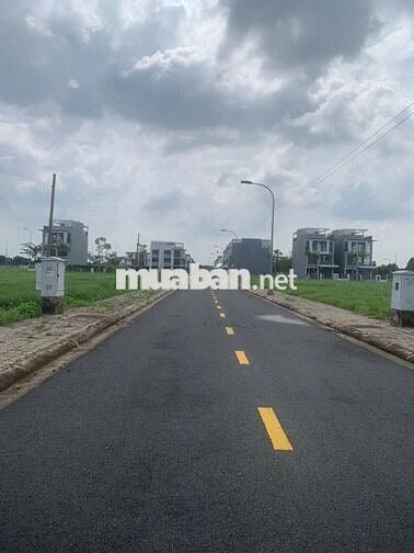 Bán Gấp Đất Lai Uyên Bàu Bàng 300m2 giá 450tr.Xây trọ cho thuê được