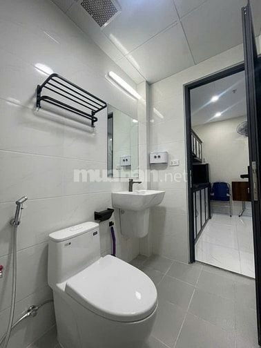 Cho thuê căn hộ mới xây phố Bùi Xương Trạch, 1 và 2 phòng ngủ, đủ NT