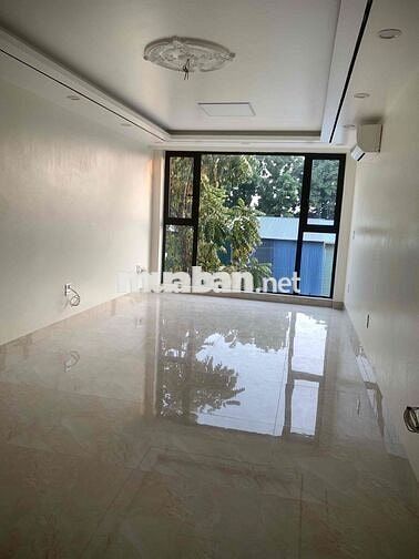 Nhà mặt phố 50m2 x 5 tầng phố Lê Đại - Ngọc Thuỵ