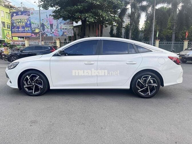 MG MG 5 Luxury 2023 1.5 Trắng 22.000 km