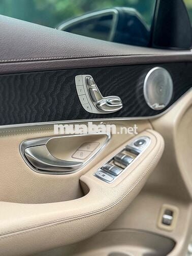 GLC300 4MATIC TRẮNG KEM UP FULL BODY GLC63