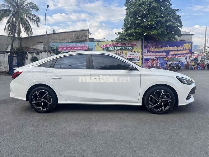 MG MG 5 Luxury 2023 1.5 Trắng 22.000 km