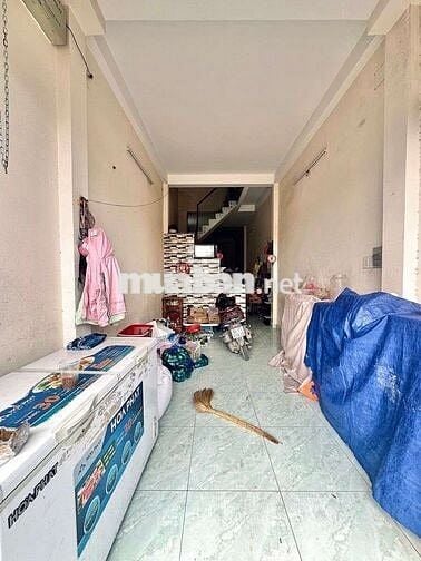 BÁN NHÀ GIÁP BÌNH TÂN GIÁP TÂN PHÚ , HẺM 6M , 2 TẦNG