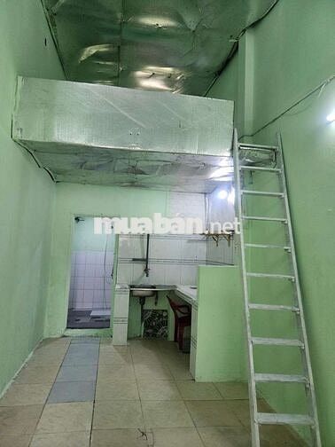 Nhà nhỏ nguyên căn lối đi riêng ra đg trịnh thị miếng