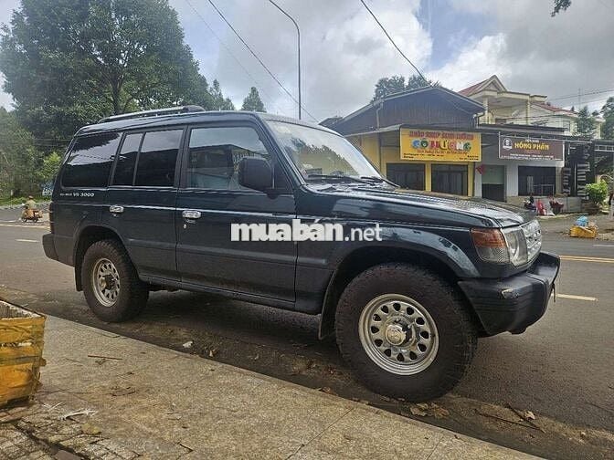 xe 2 cầu, 6 máy. Mitshubisi Pajero