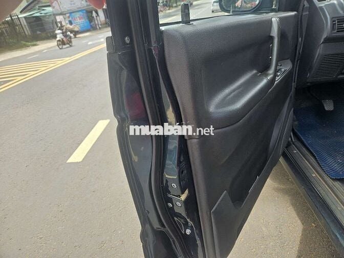 xe 2 cầu, 6 máy. Mitshubisi Pajero