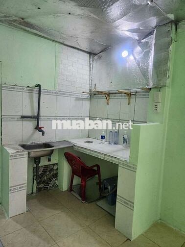 Nhà nhỏ nguyên căn lối đi riêng ra đg trịnh thị miếng