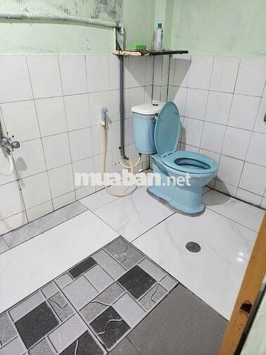 Nhà nhỏ nguyên căn lối đi riêng ra đg trịnh thị miếng