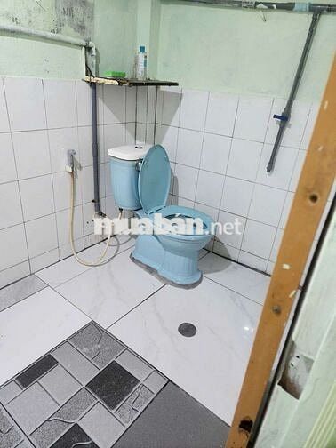 Nhà nhỏ nguyên căn lối đi riêng ra đg trịnh thị miếng