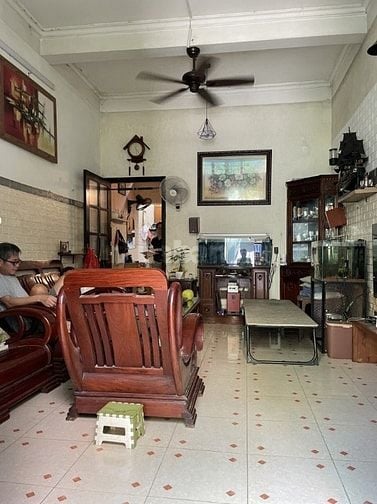 Mặt Ngõ Chợ Khâm Thiên - Đống Đa – 101M – 3 T – MT 4 M – Giá 25.3 Tỷ. 