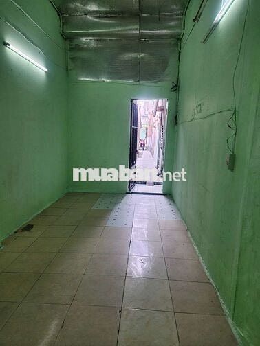 Nhà nhỏ nguyên căn lối đi riêng ra đg trịnh thị miếng