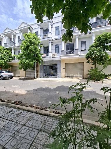 Bán nhà chính chủ 1T2L DT 60m giá tốt đường DT747B Nam Tân Uyên