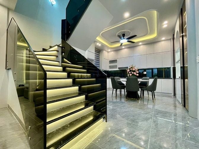 Siêu phẩm nhà sát đường Lê Hồng Phong, cạnh Diamond Crown