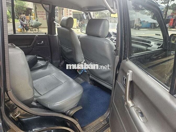 xe 2 cầu, 6 máy. Mitshubisi Pajero