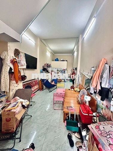 BÁN NHÀ GIÁP BÌNH TÂN GIÁP TÂN PHÚ , HẺM 6M , 2 TẦNG