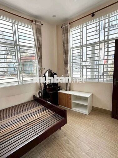 NHÀ TRỆT LẦU RỘNG - HẺM 52 HÙNG VƯƠNG