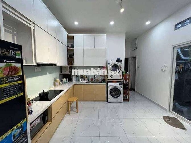 Hiếm, 67 m2 ngang 5.4m nở hậu, Nguyễn Sỷ Sách, Tân Bình, chỉ 6.1  TL.