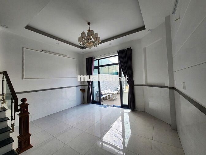 BÁN NHÀ 4 TẦNG GÓC 2 MẶT TIỀN, VỊ TRÍ GẦN CHỢ THỦ ĐỨC, 90M2 GIÁ 13.5TỶ