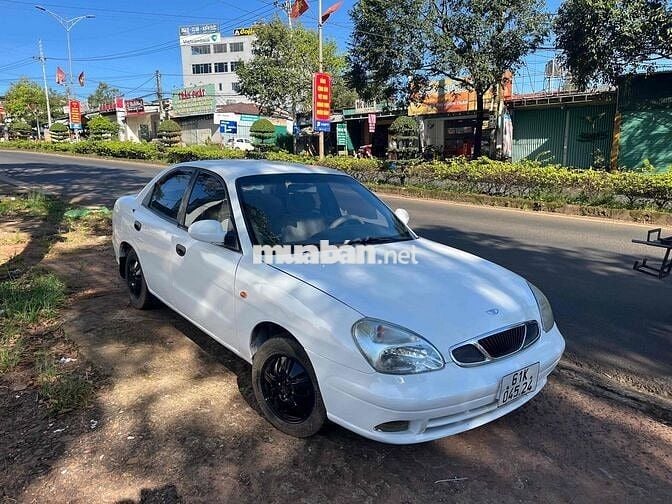 Daewoo Nubira 2003  1.6 MT - 139 km