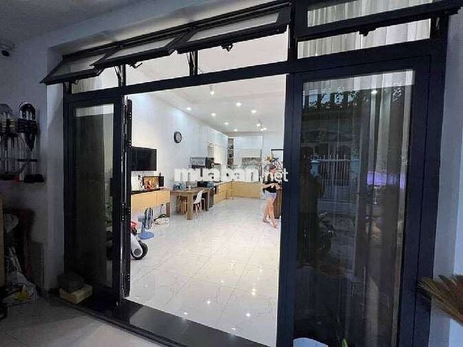 Hiếm, 67 m2 ngang 5.4m nở hậu, Nguyễn Sỷ Sách, Tân Bình, chỉ 6.1  TL.