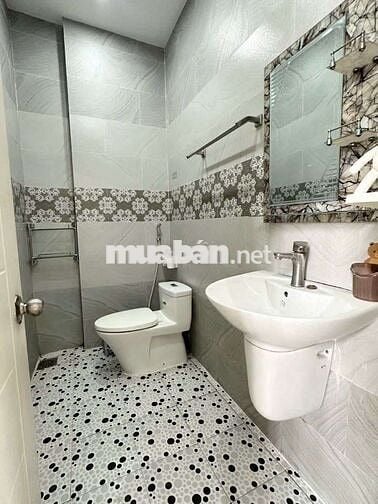 NHÀ TRỆT LẦU RỘNG - HẺM 52 HÙNG VƯƠNG