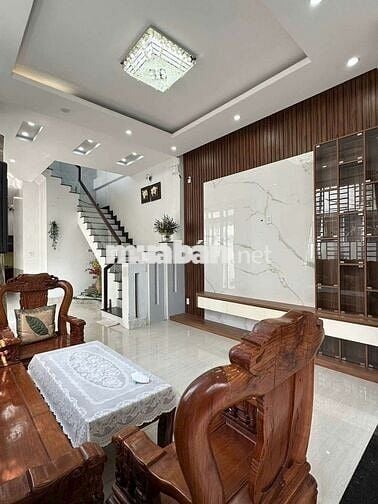 NHÀ TRỆT LẦU RỘNG - HẺM 52 HÙNG VƯƠNG