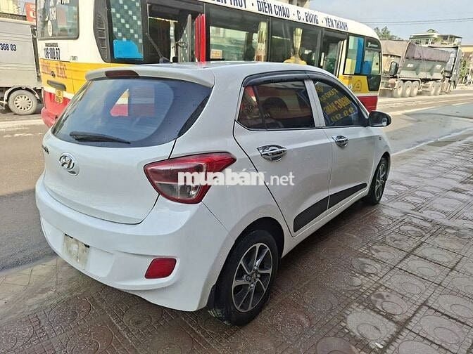 Hyundai Grand i10 Trắng