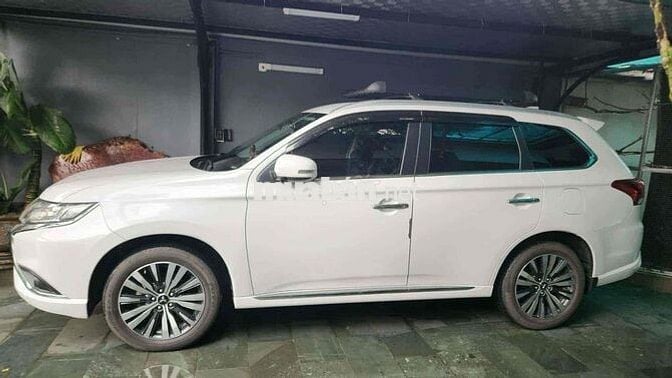 Mitsubishi Outlander 2022 2.0 CVT - 520000 km