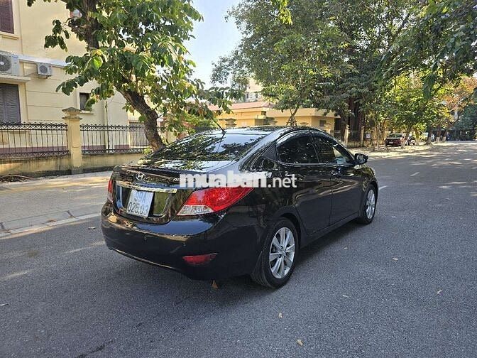 Bán Hyundai Accent một chủ từ mới 2012 siêu đẹp