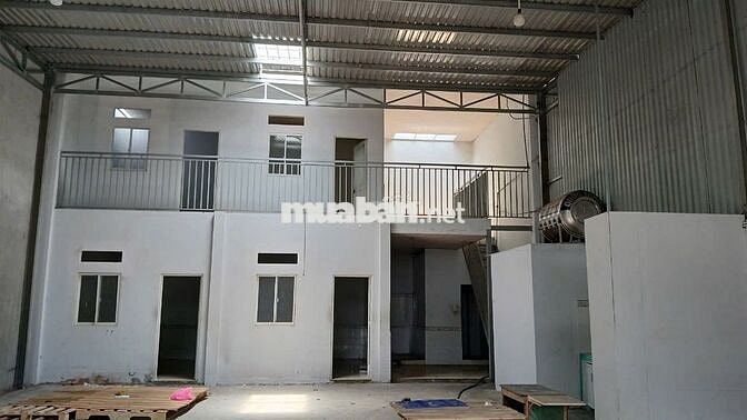 CHO THUÊ KHO XƯỞNG 300M2 GẦN TRUNG TÂM Y TẾ DĨ AN CÓ 3 PHA