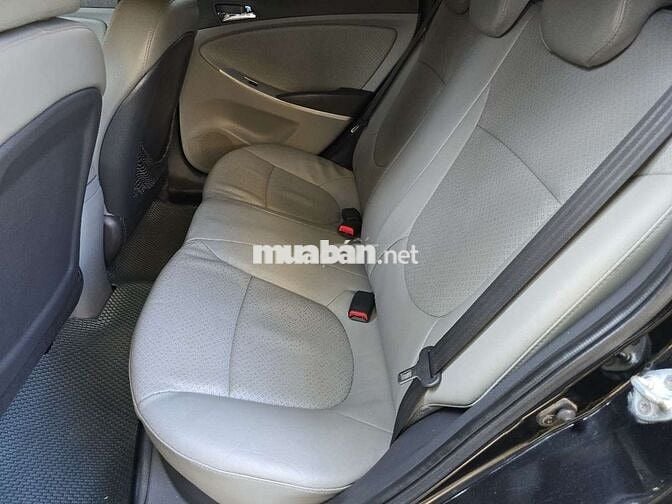 Bán Hyundai Accent một chủ từ mới 2012 siêu đẹp