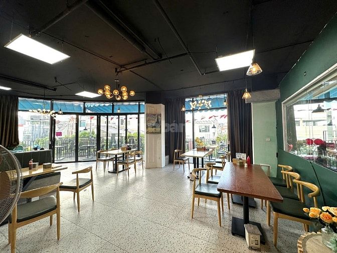 Sang nhượng nhà hàng tầng 4 khu trung tâm Đông Anh giá chỉ 1xx