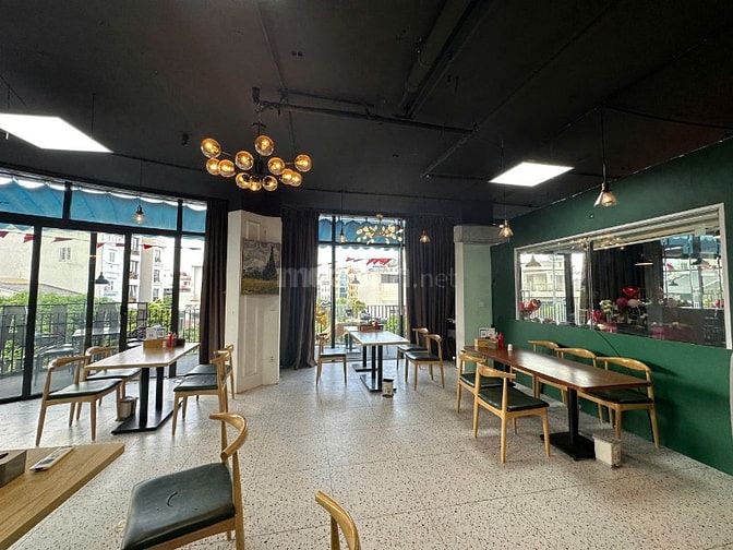 Sang nhượng nhà hàng tầng 4 khu trung tâm Đông Anh giá chỉ 1xx