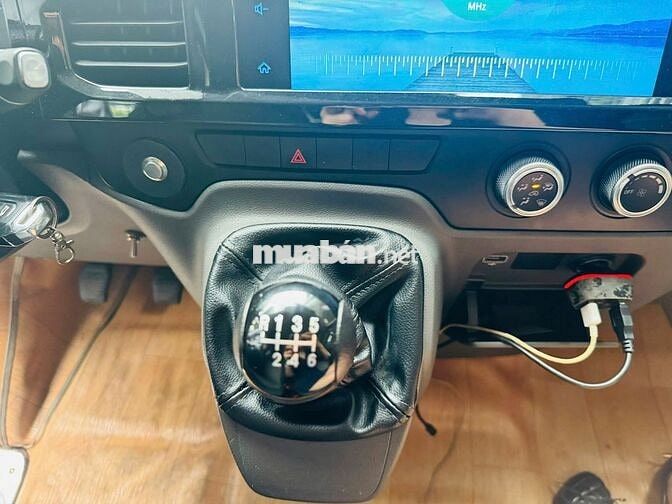 Transit Van 3 Chỗ 2023 - Không Cấm Giờ - Vay 60%