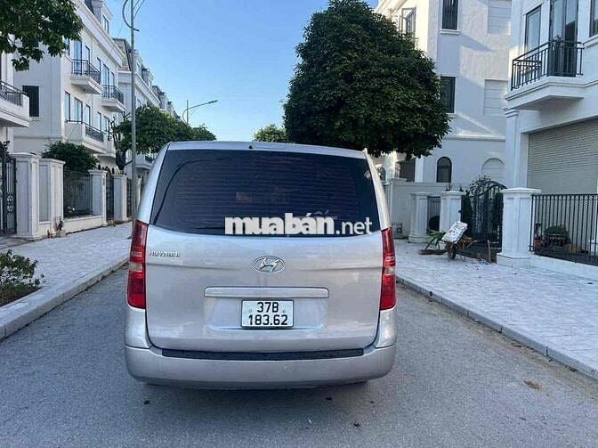 Hyundai Grand Starex 2011 - 9 chỗ