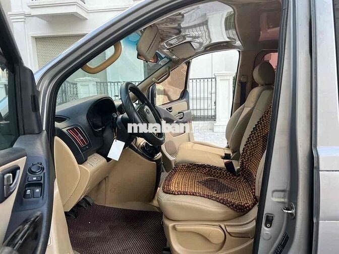 Hyundai Grand Starex 2011 - 9 chỗ