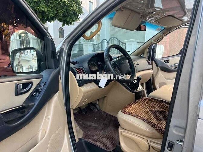 Hyundai Grand Starex 2011 - 9 chỗ