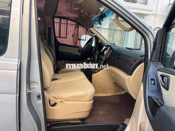 Hyundai Grand Starex 2011 - 9 chỗ