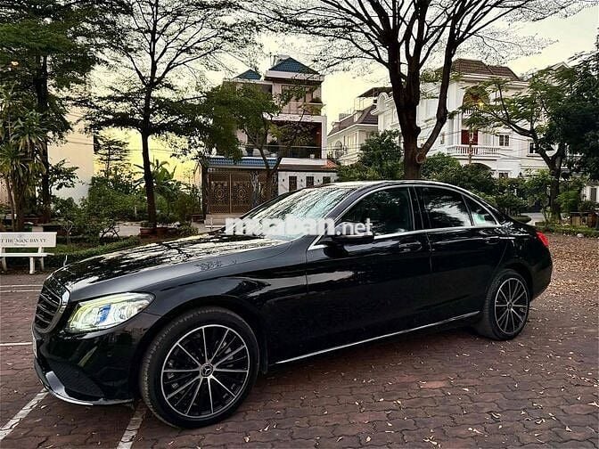 Mercedes-Benz C200 2019 Exclusive ( mid-hybrid )