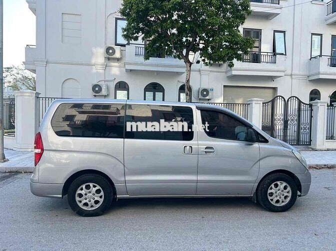 Hyundai Grand Starex 2011 - 9 chỗ