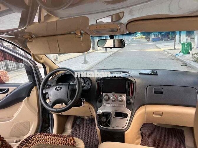 Hyundai Grand Starex 2011 - 9 chỗ