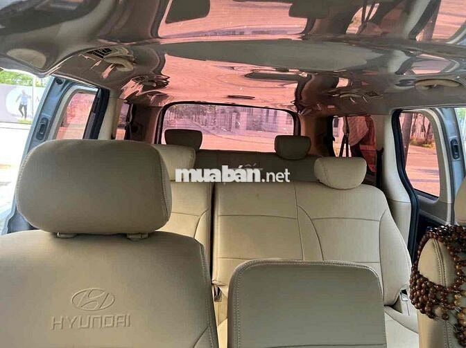 Hyundai Grand Starex 2011 - 9 chỗ