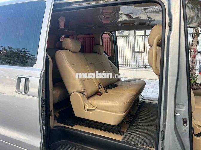 Hyundai Grand Starex 2011 - 9 chỗ