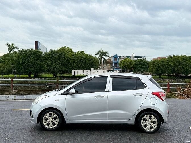 Hyundai i10 2014 số sàn màu bạc