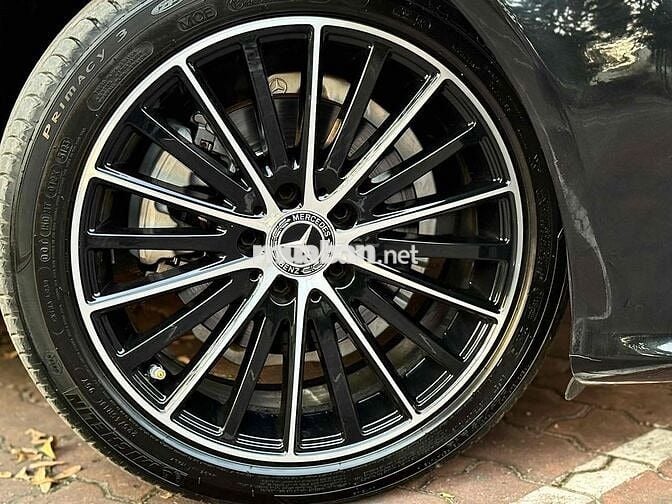 Mercedes-Benz C200 2019 Exclusive ( mid-hybrid )