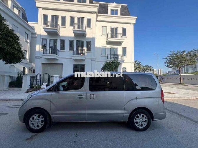 Hyundai Grand Starex 2011 - 9 chỗ