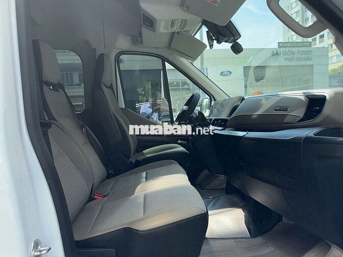 Ford Transit 2025 Premium - 13600 km